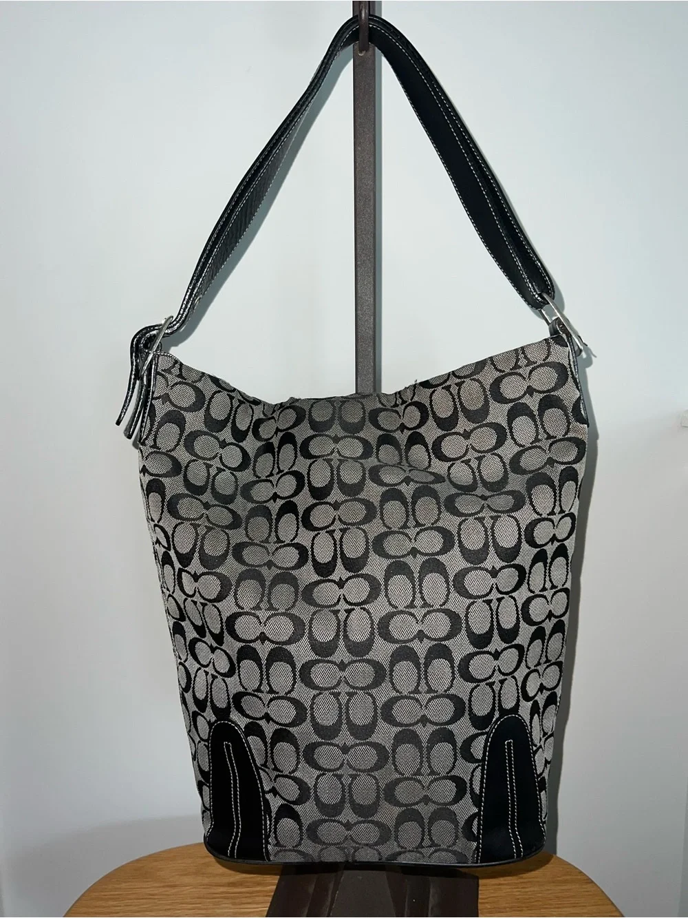 Coach Signature Jacquard Hobo Shoulder Bag – Black/Gray